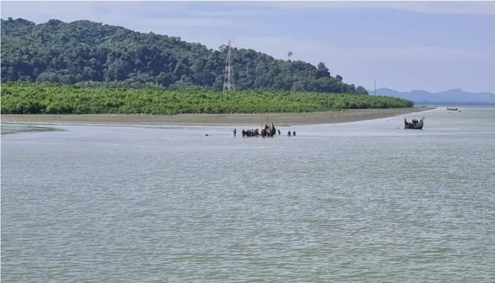 টেকনাফ সীমান্তে মর্টারশেল ও গোলাগুলির শব্দে আতঙ্ক
