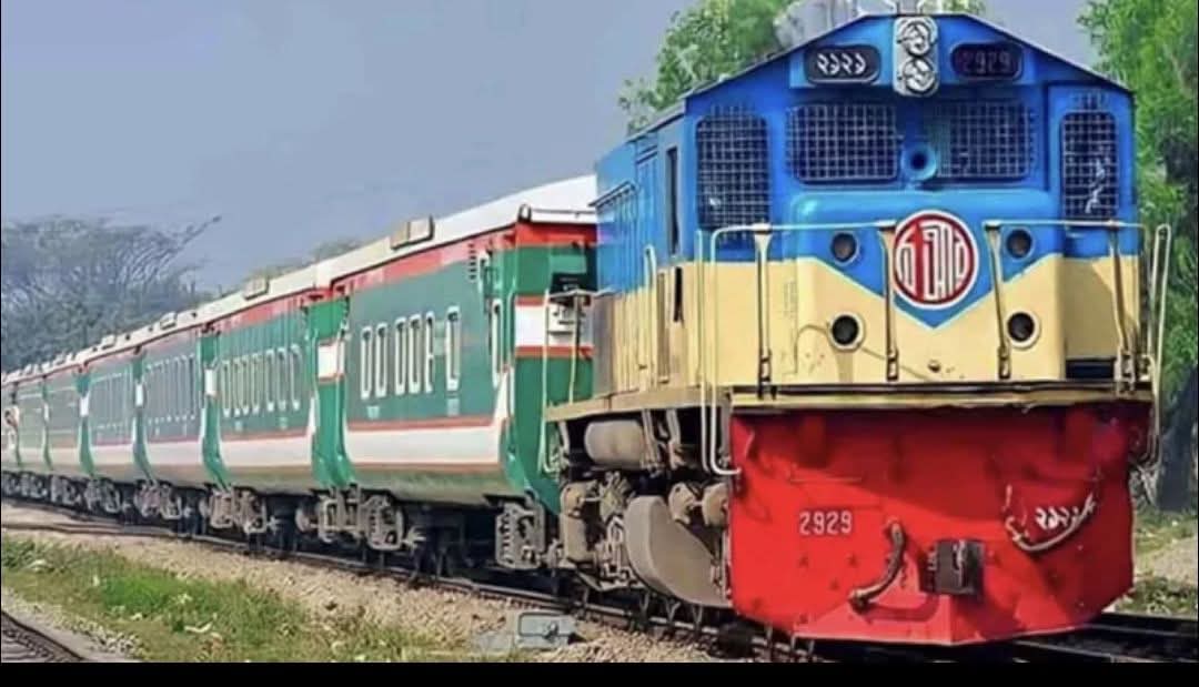 তারেক রহমানের স্বদেশ প্রত্যাবর্তন চাটমোহর থেকে ঢাকা যাচ্ছে স্পেশাল ট্রেন
