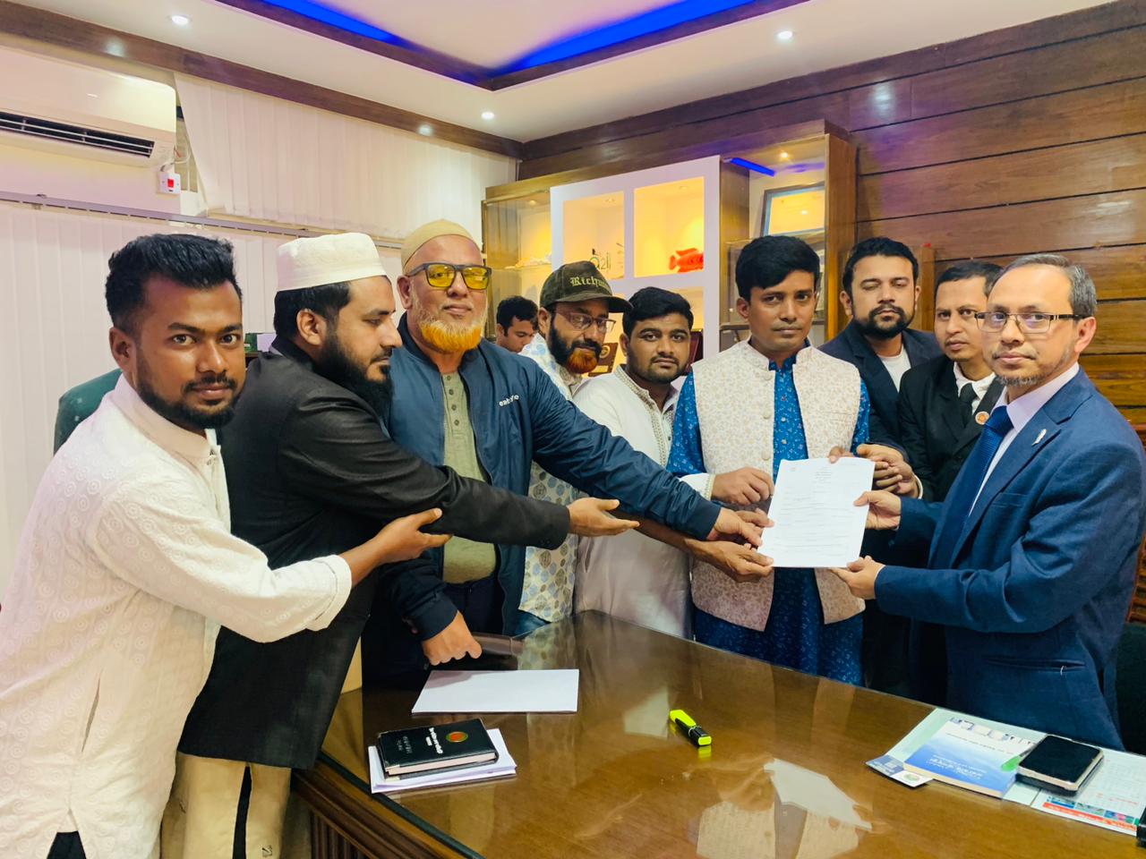 কক্সবাজার–২ আসনে মনোনয়ন ফরম গ্রহণ করলেন রোকনুজ্জামান খান ওনি