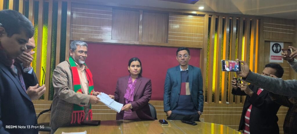 কুমিল্লা-১ (দাউদকান্দি–মেঘনা) আসনে স্বতন্ত্র প্রার্থী হিসেবে মনোনয়ন জমা মাখন সরকারের