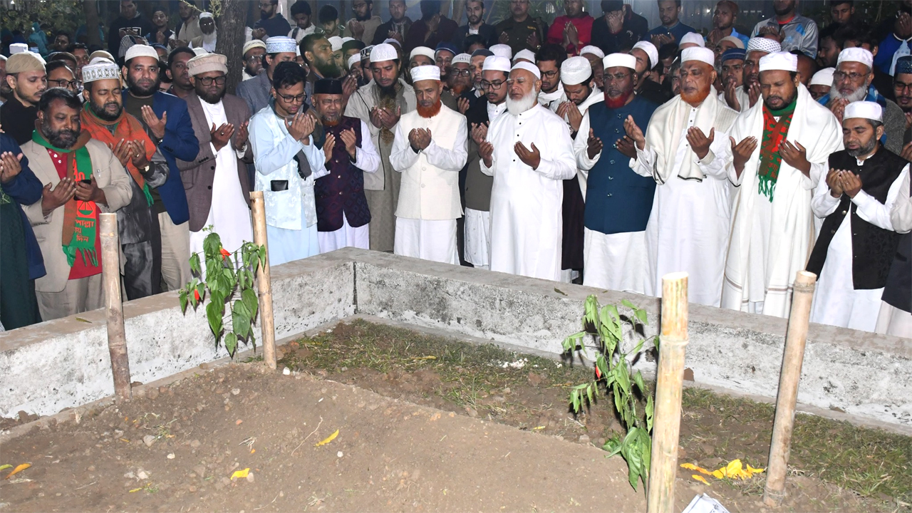শহীদ ওসমান হাদির কবর জিয়ারত করলেন জামায়াত আমির