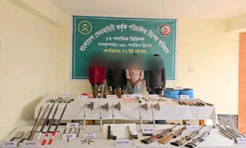 সুনামগঞ্জের ছয় উপজেলায় সেনা অভিযানে অস্ত্র-মাদক জব্দ, আটক ৪