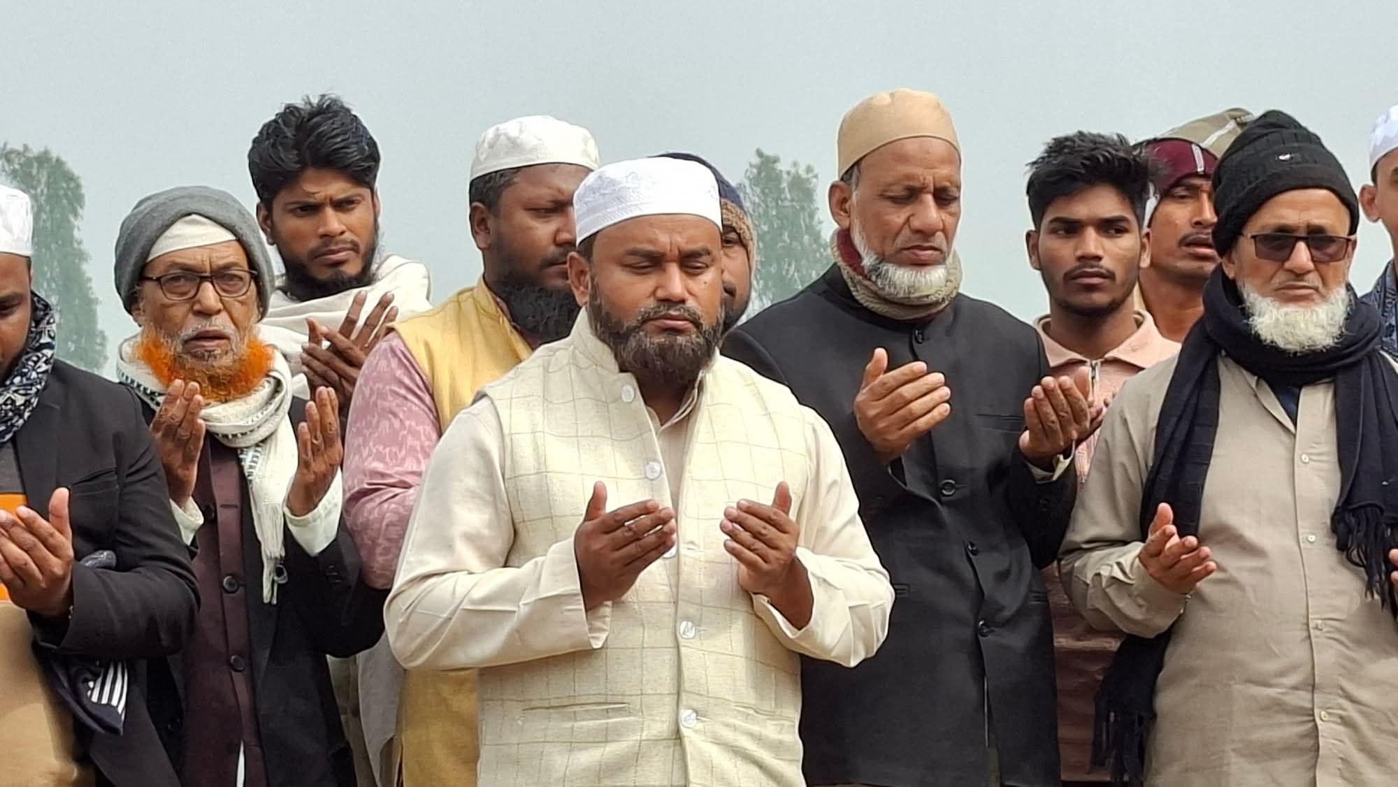 জুলাই বিপ্লবে বীর চট্টলার শহীদ ওয়াসিম আকরামের কবর জিয়ারত করলেন জননেতা আবদুল্লাহ আল ফারুক
