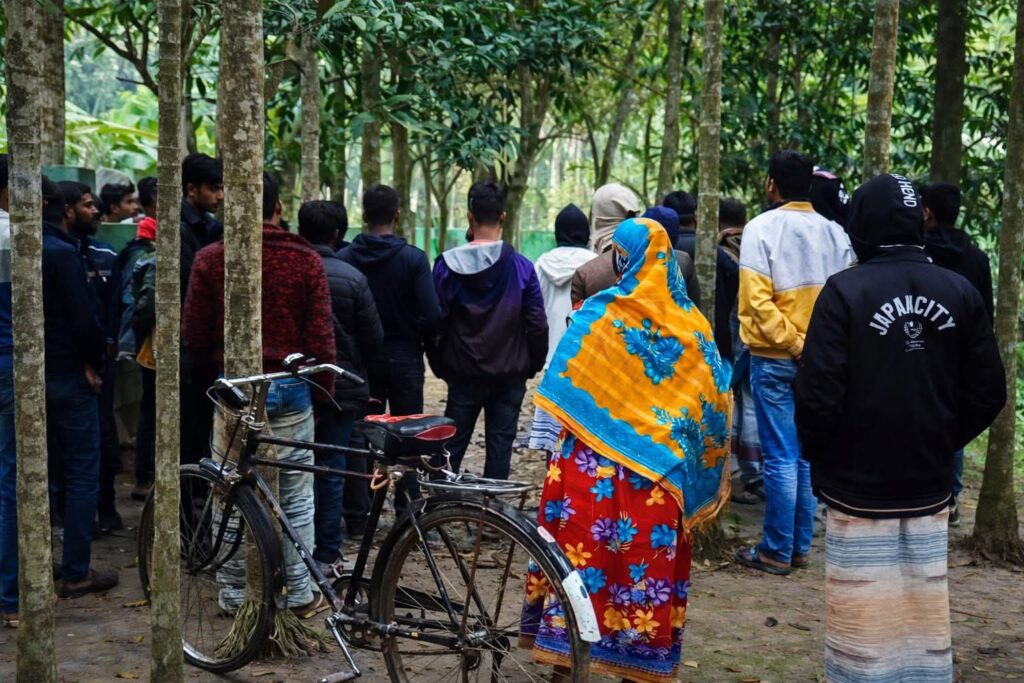 চাটমোহরে ঋণের মামলার চাপে আ/ত্মহ/ত্যা