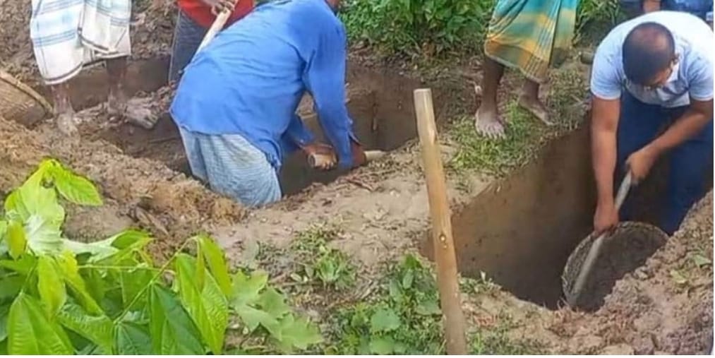 চাঁদপুরের হাজীগঞ্জে মায়ের দাফনের সময় মেয়ের মৃত্যু