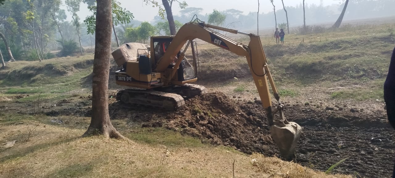 কমলনগরে অবৈধ মাটি কাটায় বিপন্ন কৃষিজমি ও পরিবেশ প্রশাসনের নীরব ভূমিকা নিয়ে জনমনে প্রশ্ন