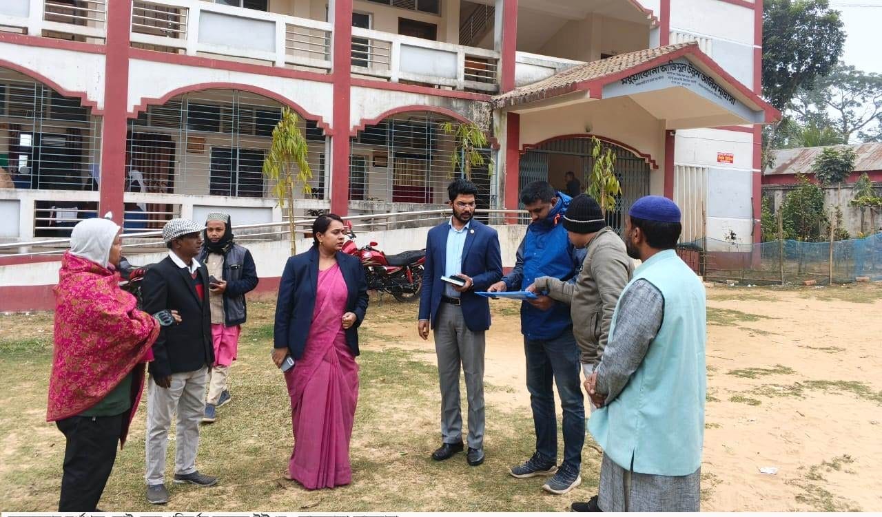 দুর্গাপুরে ভোট কেন্দ্র গুলোতে চলছে সিসি ক্যামেরা স্থাপন।