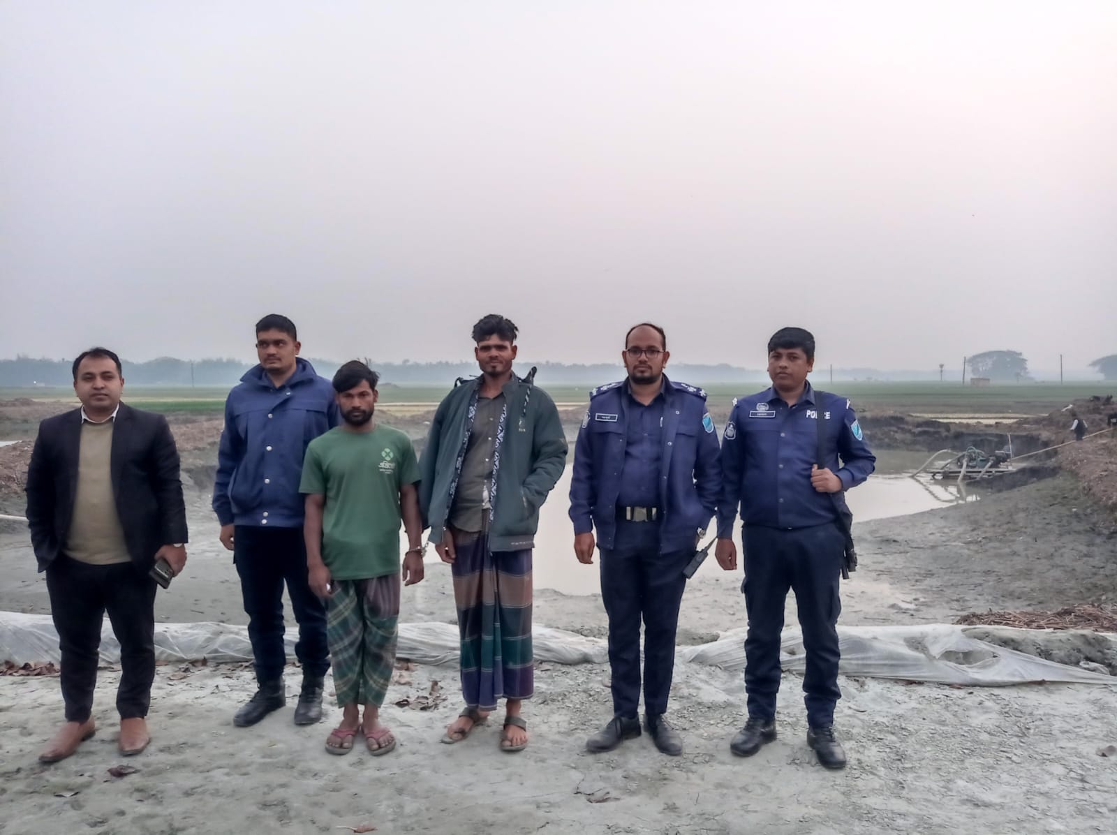 সালথায় ড্রেজার মেশিন দিয়ে বালু উত্তোলন: দুই যুবকের কারাদণ্ড