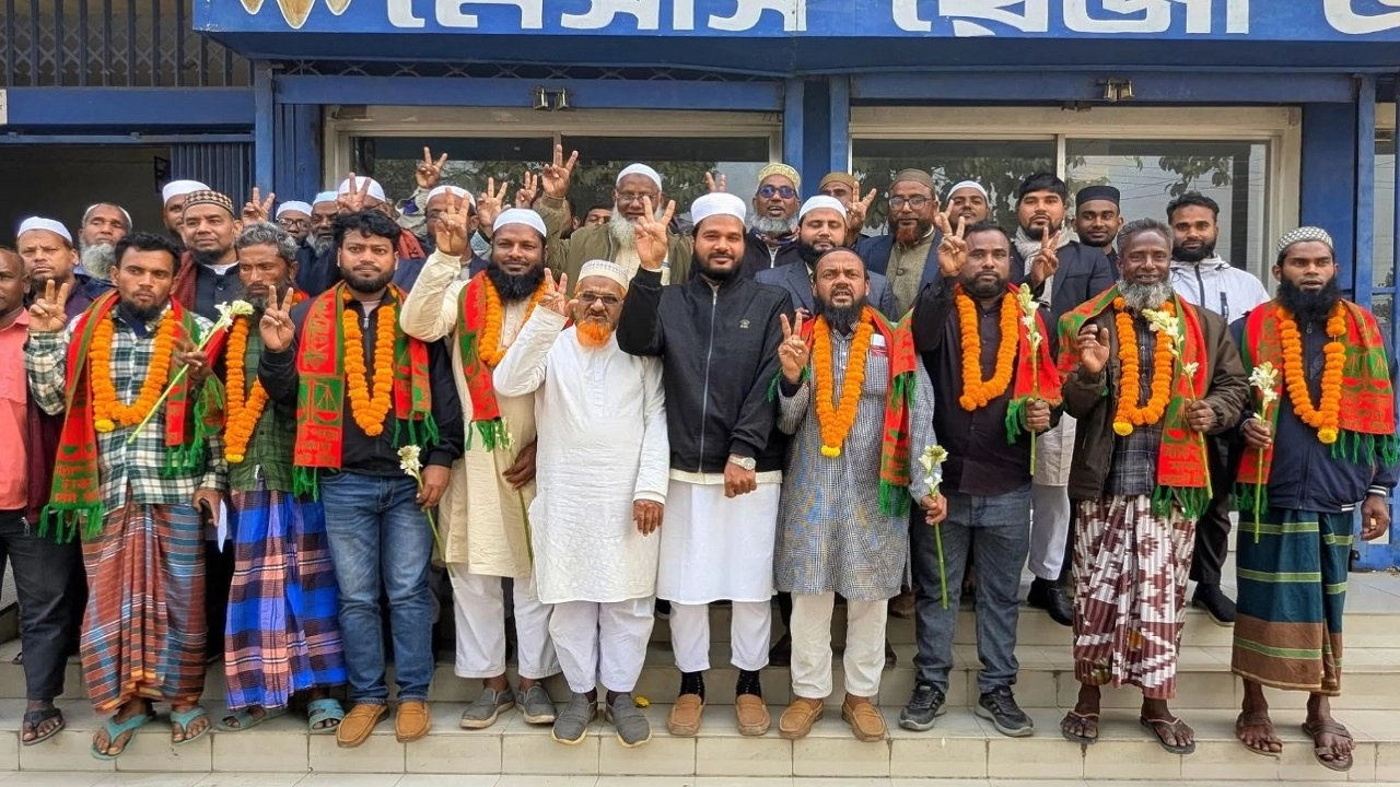 ইসলামী আন্দোলন ছেড়ে জামায়াতে যোগ দিলেন ৮ নেতাকর্মী