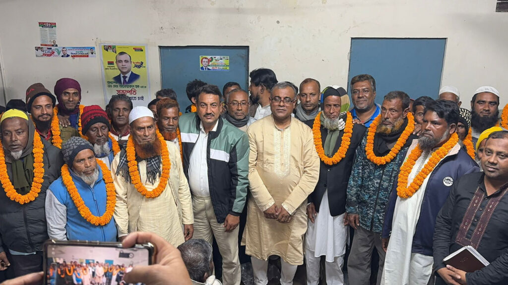 নেত্রকোণায় জাতীয় পার্টির শতাধিক নেতাকর্মীর বিএনপিতে যোগদান