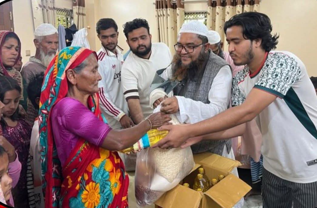 আরশিনগরে ৪০০ অসহায় পরিবারের মুখে হাসি ফোটালেন হাফেজ ওসমান ফারুক