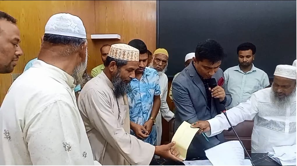 প্রধানমন্ত্রীর ত্রাণ তহবিলের অর্থ বিতরণে স্বচ্ছল ব্যক্তিদের বিতরণের অভিযোগ, স্বচ্ছলতার তালিকা বিএনপির তুলনায় জামায়াতের বেশি