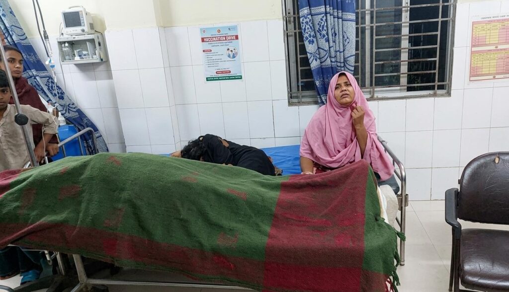 কক্সবাজারে দুর্বৃত্তদের হাত থেকে ছেলেকে বাঁচাতে গিয়ে মা নিহ~ত