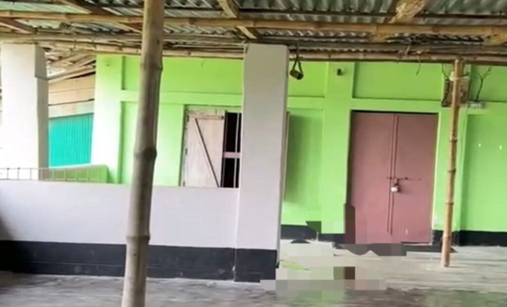 খুলনায় মসজিদের বারান্দা থেকে দিনমজুরের মরদেহ উদ্ধার