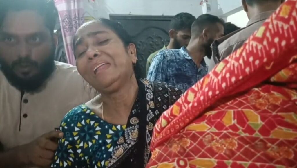 খুলনায় ভাড়াটিয়া বাড়ি থেকে তিন জনের মরদেহ উদ্ধার