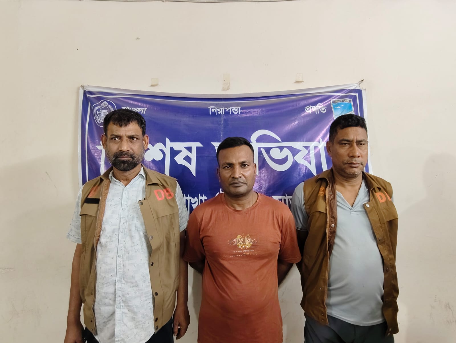 সাভারের গেন্ডা বাসস্ট্যান্ড ডিবির অভিযানে আন্তঃজেলা গাড়ি চোর চক্রের সক্রিয় সদস্য গ্রেফতার