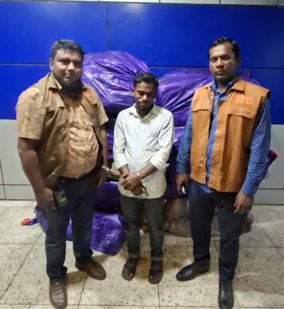 সুনামগঞ্জে ডিবির অভিযানে ভারতীয় কসমেটিকস জব্দ,আটক ১