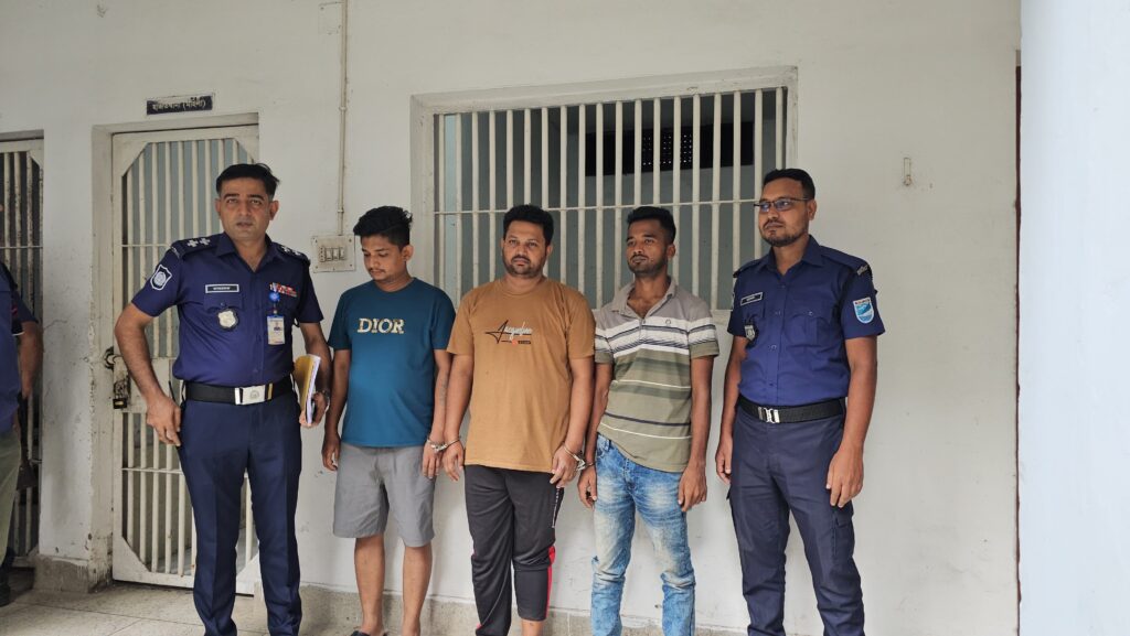 সাভারে সাংবাদিকদের ওপর হামলা প্রধান আসামি শামীমসহ ৩ জন আদালতে, ৭ দিনের রিমান্ড আবেদন