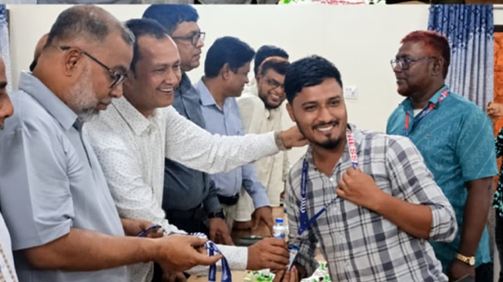 সুনামগঞ্জে ‘দৈনিক সুনামগঞ্জের সময়’-এর মাল্টিমিডিয়া উদ্বোধন ও প্রতিনিধি সম্মেলন