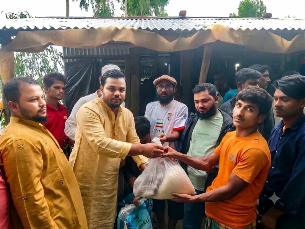 চকরিয়ায় বন্যার্তদের পাশে জামায়াতে ইসলামী চিরিংগা ইউনিয়নে দুর্গত মানুষের মাঝে ত্রাণ বিতরণ
