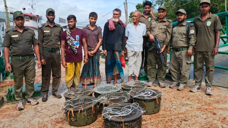‎সুন্দরবনে হরিণ শিকারের অপরাধে চারজন আটক: বন বিভাগের জালে কুখ্যাত শিকারি চক্র