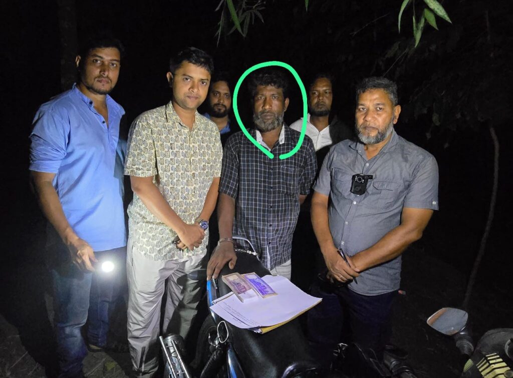 কুড়িগ্রামে জাল নোট নিয়ে সীমান্তে মাদক কিনতে গিয়ে আটক ১