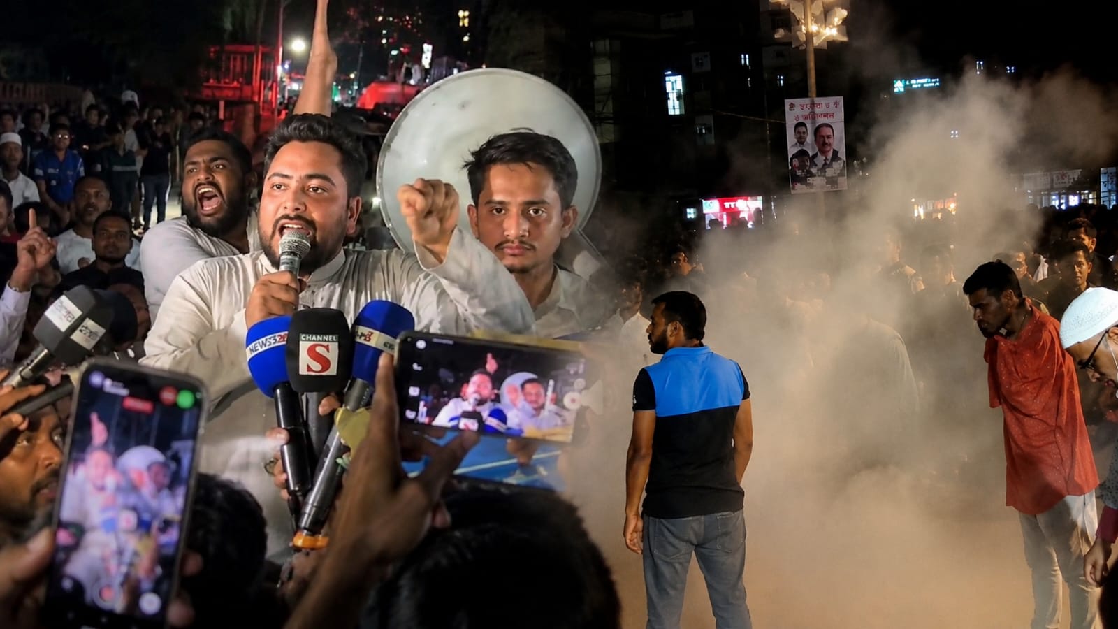 সাভারে এনসিপির সমাবেশে ককটেল বিস্ফোরণ, আহত ৪; প্রতিবাদে বিক্ষোভ মিছিল