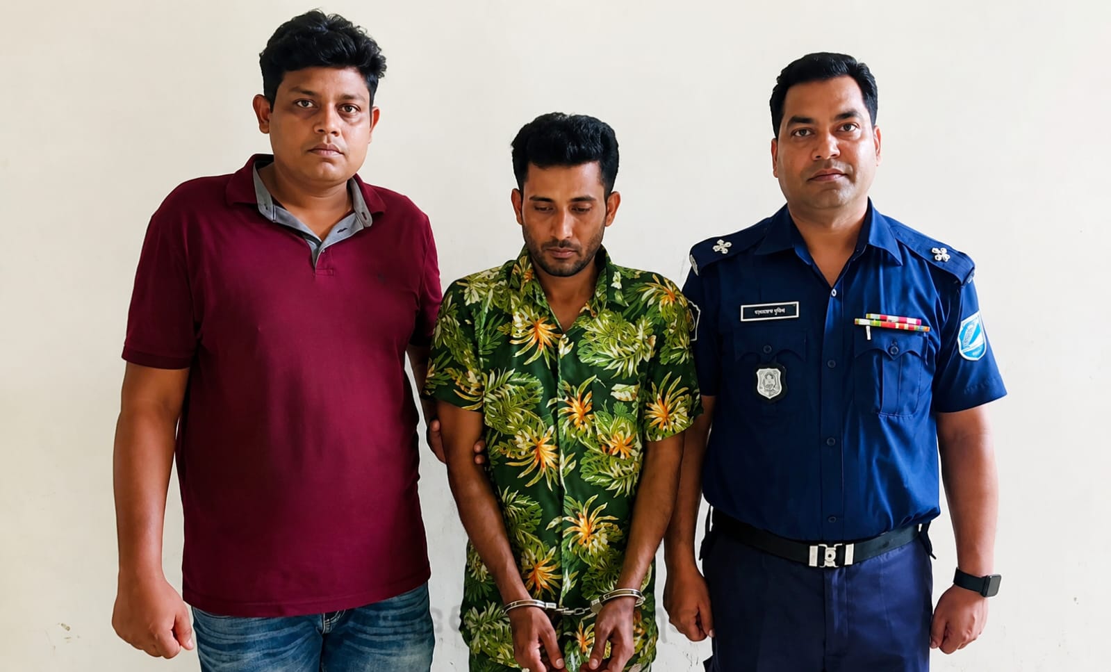 শরীয়তপুরের নড়িয়ায় মেয়েকে যৌন হয়রানি ও ধর্ষণের চেষ্টার অভিযোগে জন্মদাতা বাবা আটক