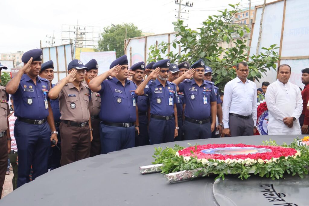 জুলাই শহীদ দিবস ২০২৬ উপলক্ষে কক্সবাজার জেলা পুলিশের শ্রদ্ধাঞ্জলি