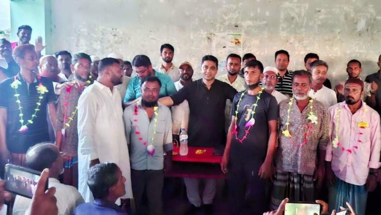 নৈতিক স্খলনের অভিযোগে বহিষ্কৃত সাবেক জামায়াত এমপির অনুসারী ১২ কর্মী বিএনপিতে যোগ