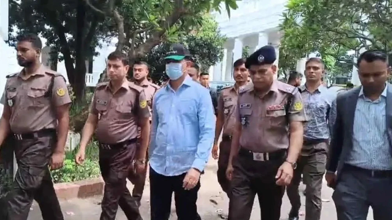 টেকনাফের একরাম হত্যা মামলায় ট্রাইব্যুনালে মিফতাহ ও বদি