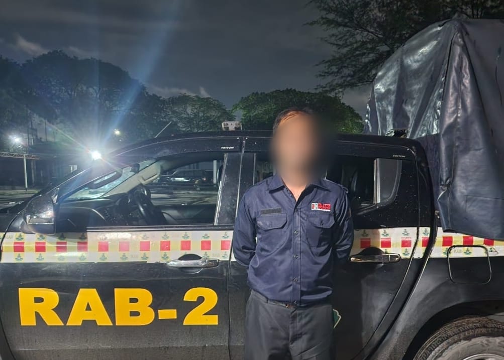 ক্যাম্পে স্ত্রী সন্তানকে কুপিয়ে হত্যা ঢাকায় প্রধান আসামী র‍্যাবের যৌথ অভিযানে গ্রেপ্তার।
