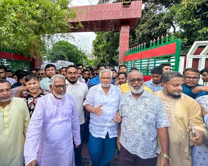 তেঁতুলঝোড়ায় ইউনিয়নে হাজারো চারা বিতরণ ‘পরিবেশ রক্ষায় বৃক্ষরোপণের বিকল্প নেই’ এমপি আমানউল্লাহ আমান