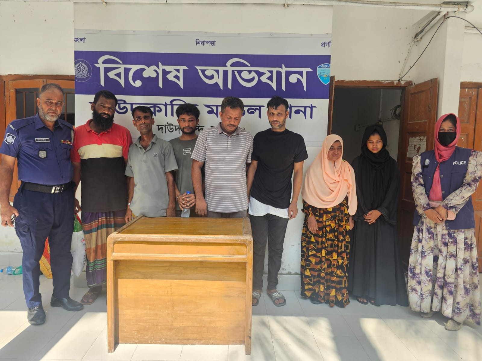 দাউদকান্দিতে পুলিশের বিশেষ অভিযানে মাদক ও ডাকাতসহ গ্রেফতার ৭।