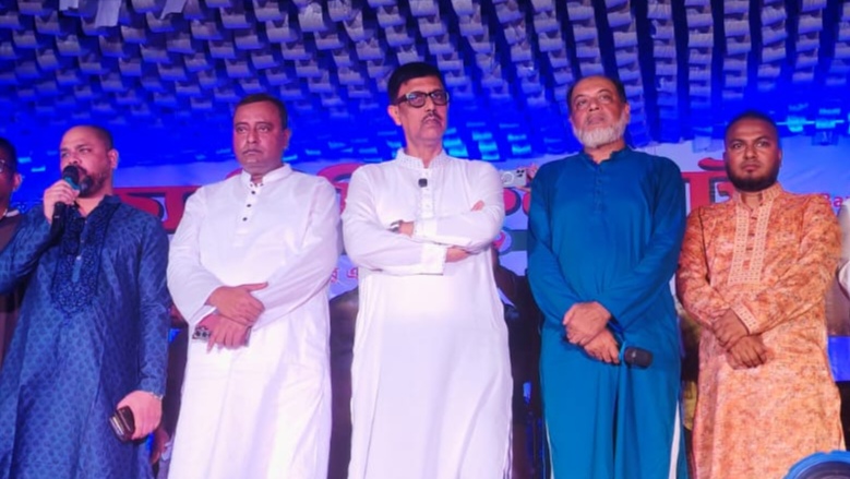 সাভারে ক্যান্সার আক্রান্ত আশরাফের চিকিৎসায় অনুদান সংগ্রহে চ্যারিটি কনসার্ট অনুষ্ঠিত
