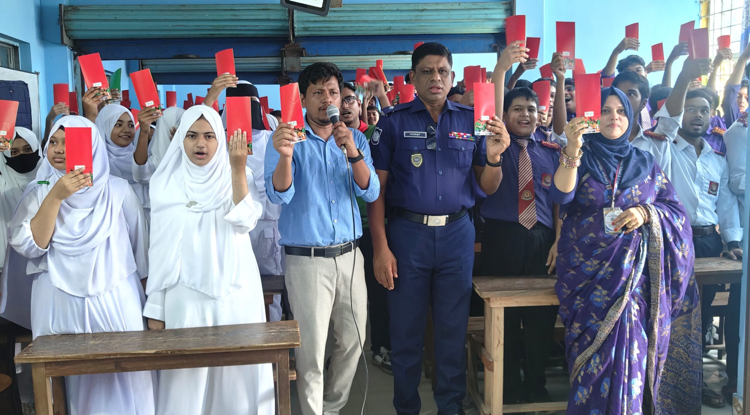 দাউদকান্দিতে কিশোর অপরাধ প্রতিরোধে তারুণ্য সংলাপ ও শপথ